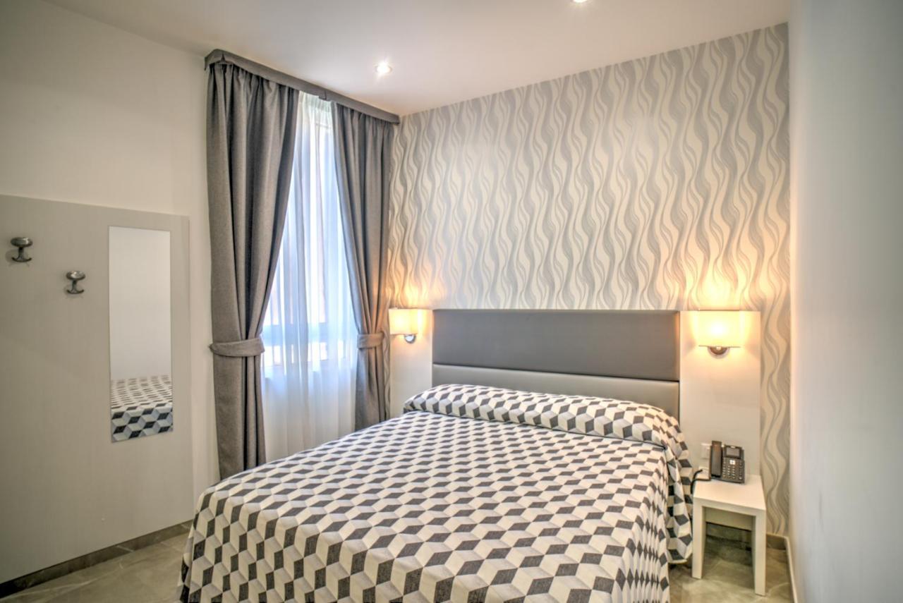 Hotel Porto Di Roma Чивитавеккья Экстерьер фото